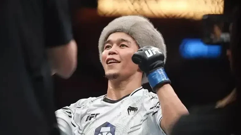 UFC: Асу Алмабаев бразилиялық қарсыласын тізе бүктірді
