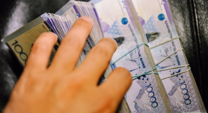 47 млн теңге: Атырауда бюджет қаржысын жымқырған әкімдік қызметкері жауапқа тартылды