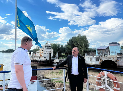 Мәжілісмен Павлодар кәсіпкерлерімен ішкі су тасымалы мәселелерін талқылады