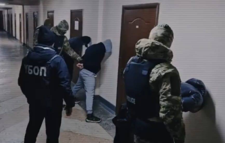 «Суицидке дейін жеткізген»: Балалардан ақша бопсалаған күдіктілер ұсталды