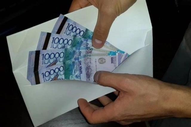 Талдықорғанда білім бөлімінің басшысы сотталды