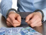 64 жастағы зейнеткерді алдамақ болған адам қолға түсті