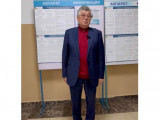 Драматург Нұрлан Оразалин Алматыда дауыс берді