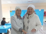 Егіз зейнеткер дауыс берді