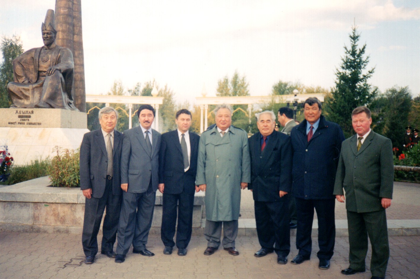 Тау тұлға асқақтай береді