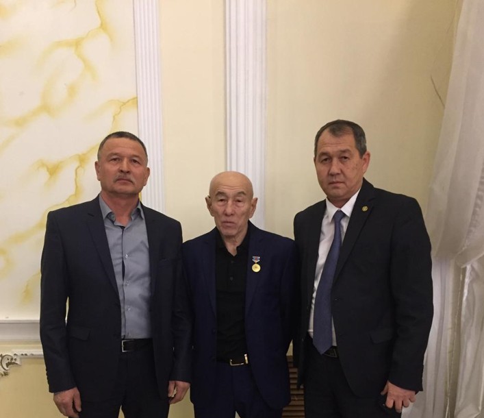 Бәрінен тәртібі мықты бала озады