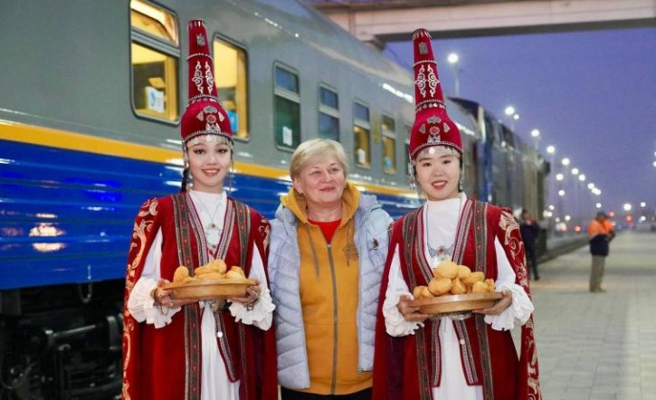 Тарихи шаһарларға аялдайтын пойыз