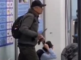 Алматыда әуежай қызметкерін кепілге алған ер адамға қатысты сот отырысы басталды