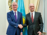 Роман Скляр John Deere компаниясының басшысымен кездесті
