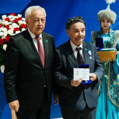 Атыраулық қаламгерлер Қазақстанның құрметті жазушысы атанды 