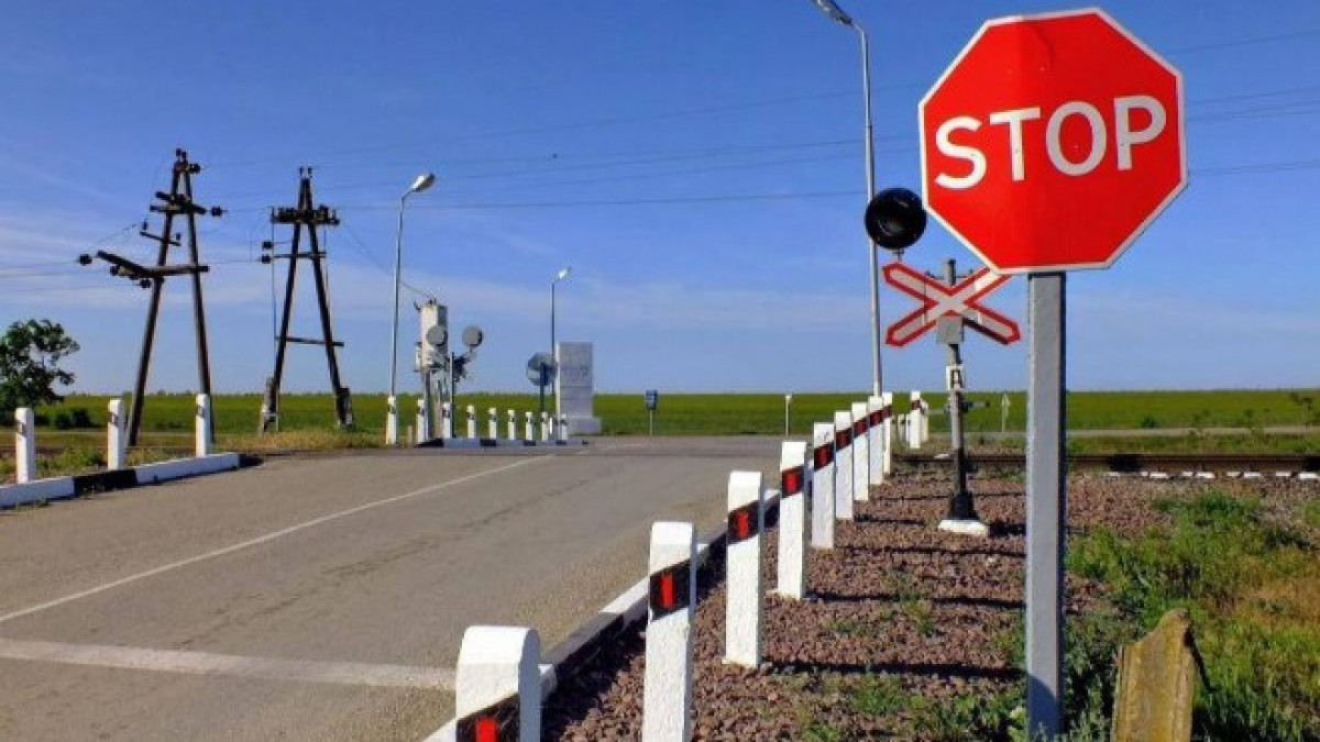 Алматы облысында пойыз бен жеңіл көлік соқтығысты