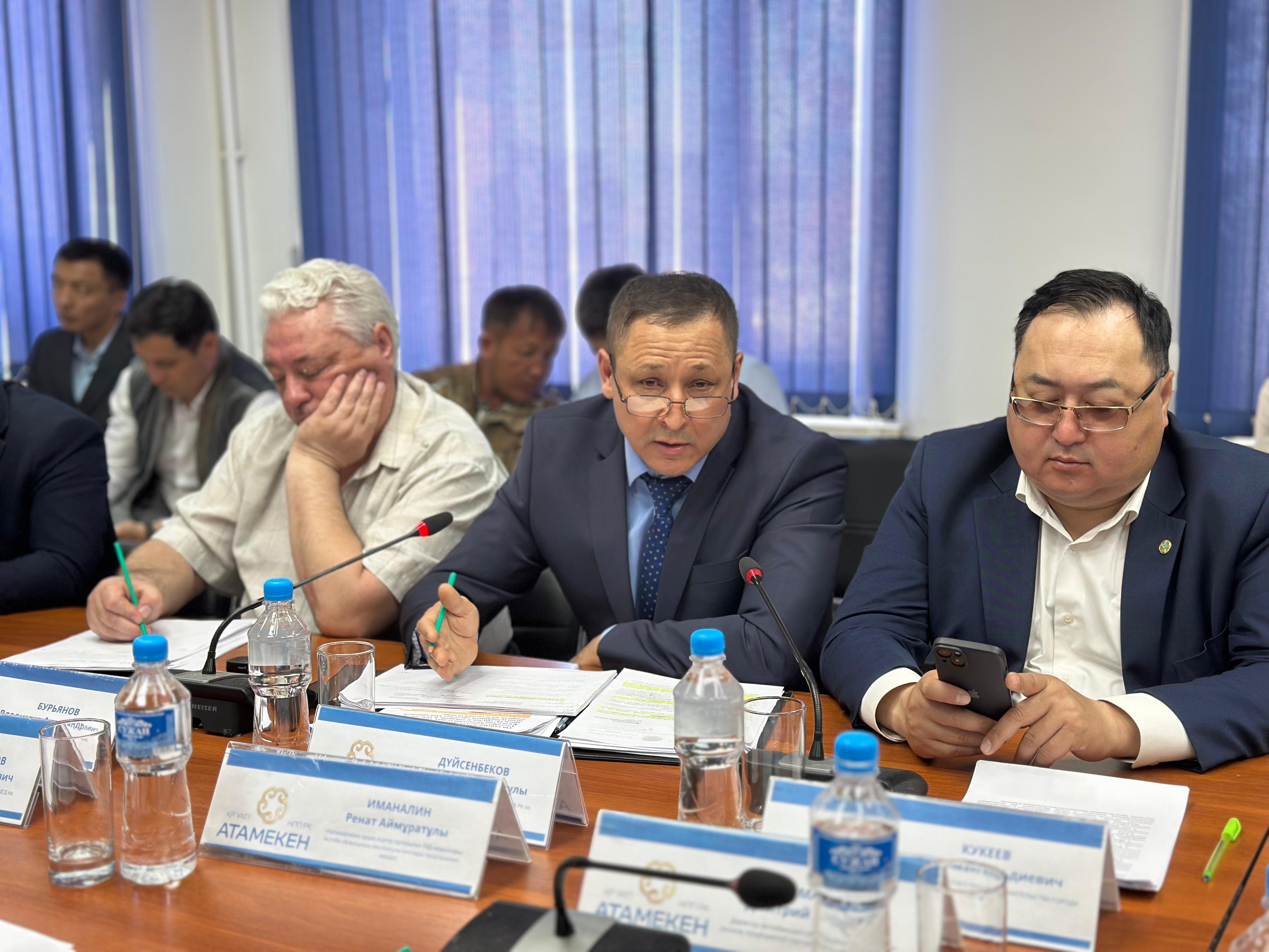 Жүргізушілер "Жайсаң" өткізу бекетіндегі кептелісті азайтуды сұрайды