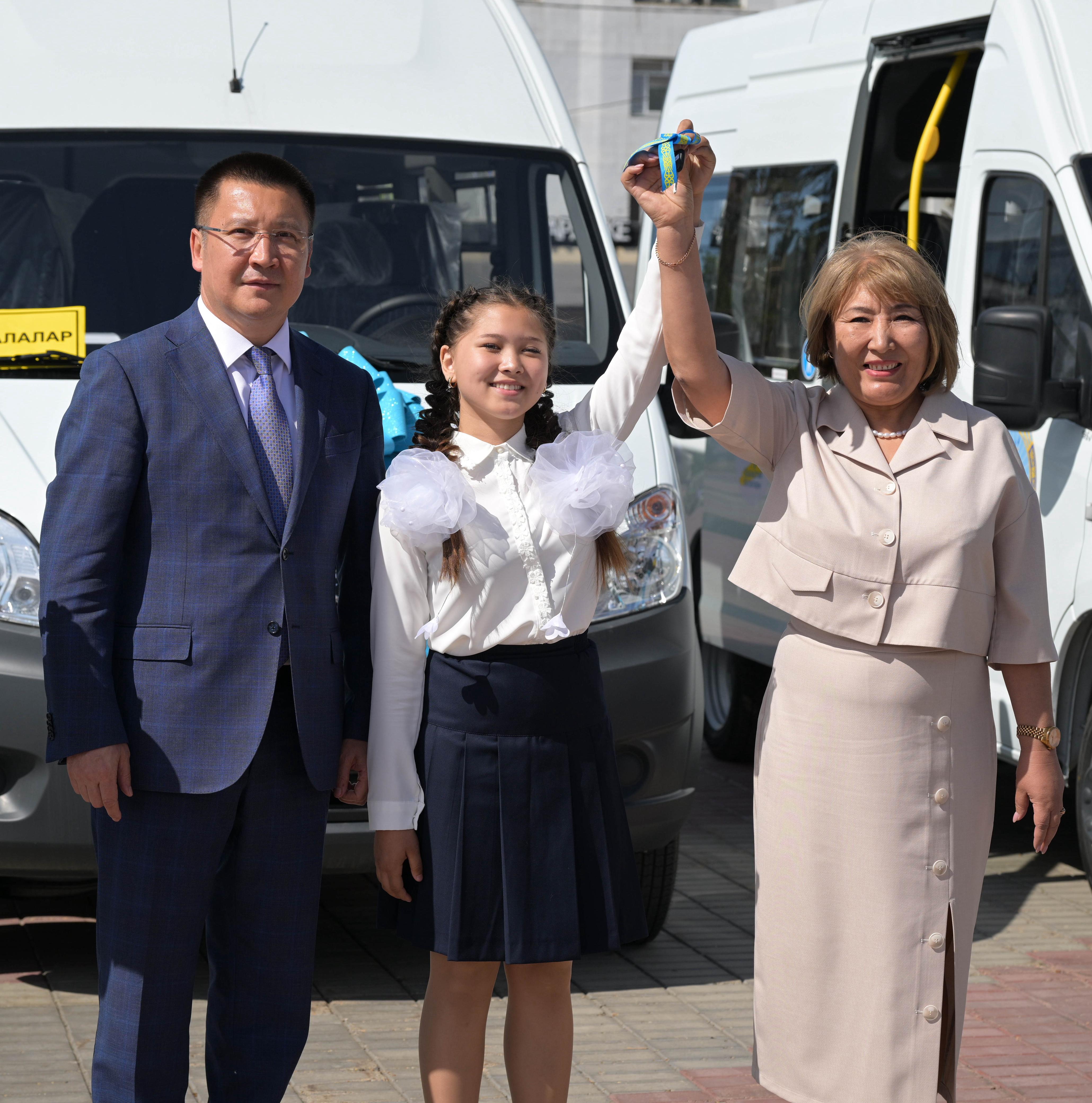 Павлодарда жетім балаларды тасымалдауға жаңа көлік берілді
