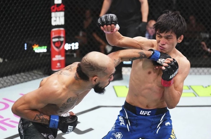 Азат Бакуде айқасады