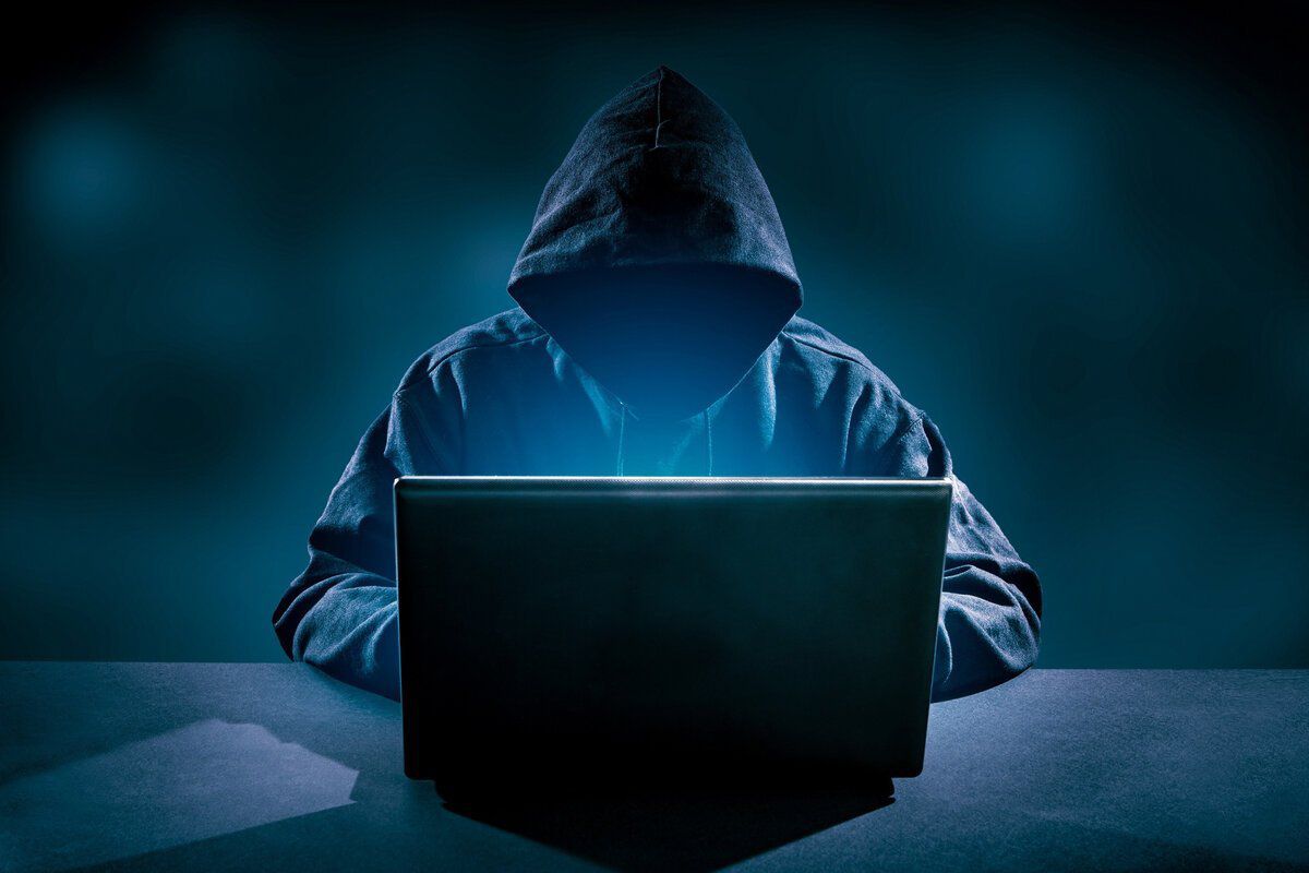 Қарағандылық зейнеткерден 22 млн теңге жымқырған күдіктілер ұсталды