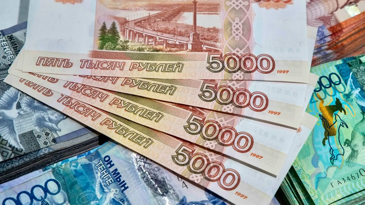 Айырбастау пункттерінде рубльдің артық жиналуы антирекорд орнатты