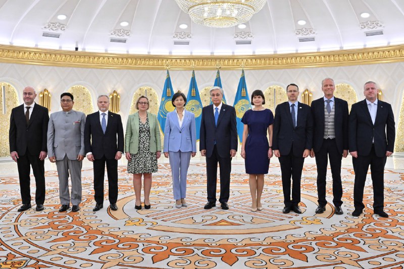 Президент 8 мемлекеттің елшісінен сенім грамотасын қабылдады