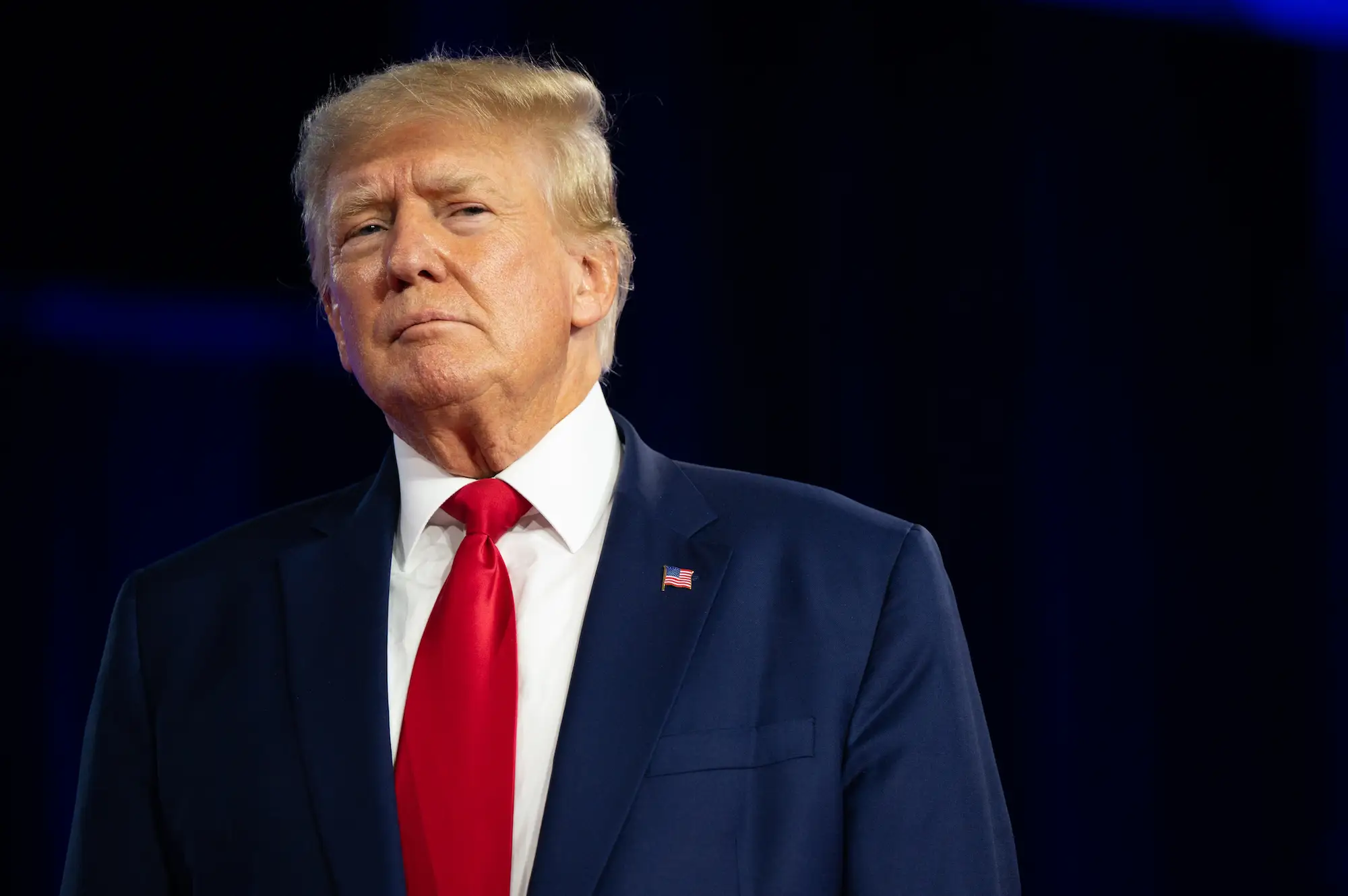 Трамп өзінің өлімі туралы қауесеттен кейін ел алдына шықты