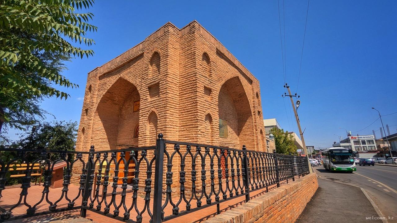 Халықаралық ұйым басшысы тарихи нысандармен танысты