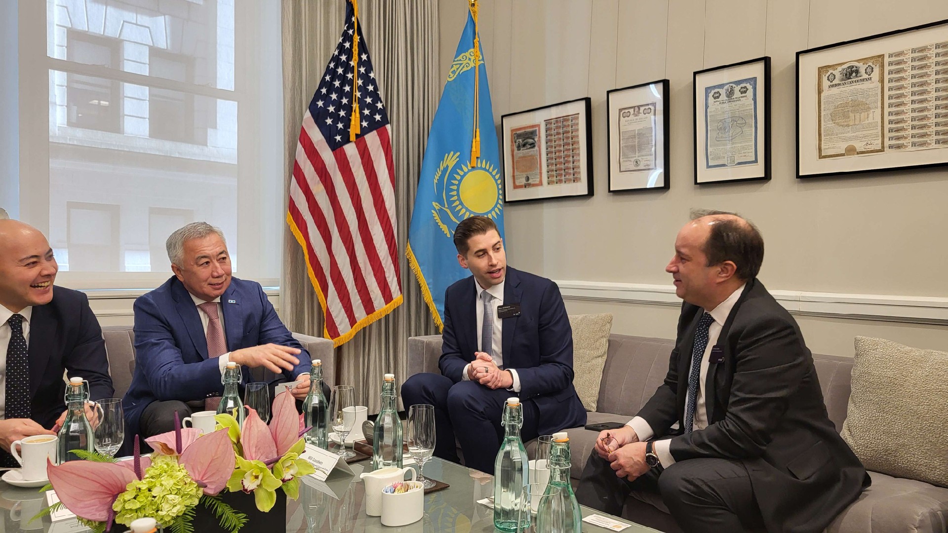 Нью-Йорк қор биржасына барды