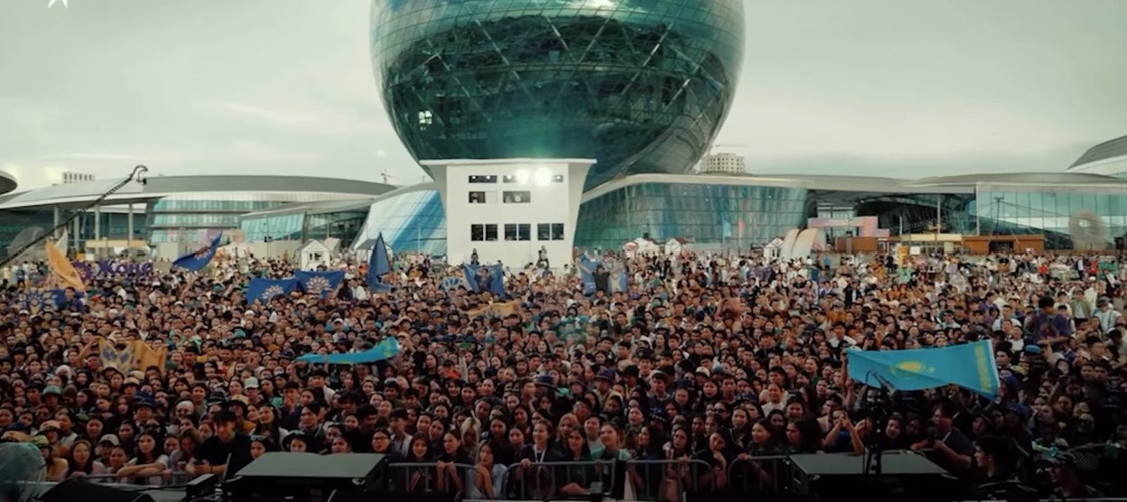 «Жаңа адамдар» қозғалысы Республика күнімен құттықтады