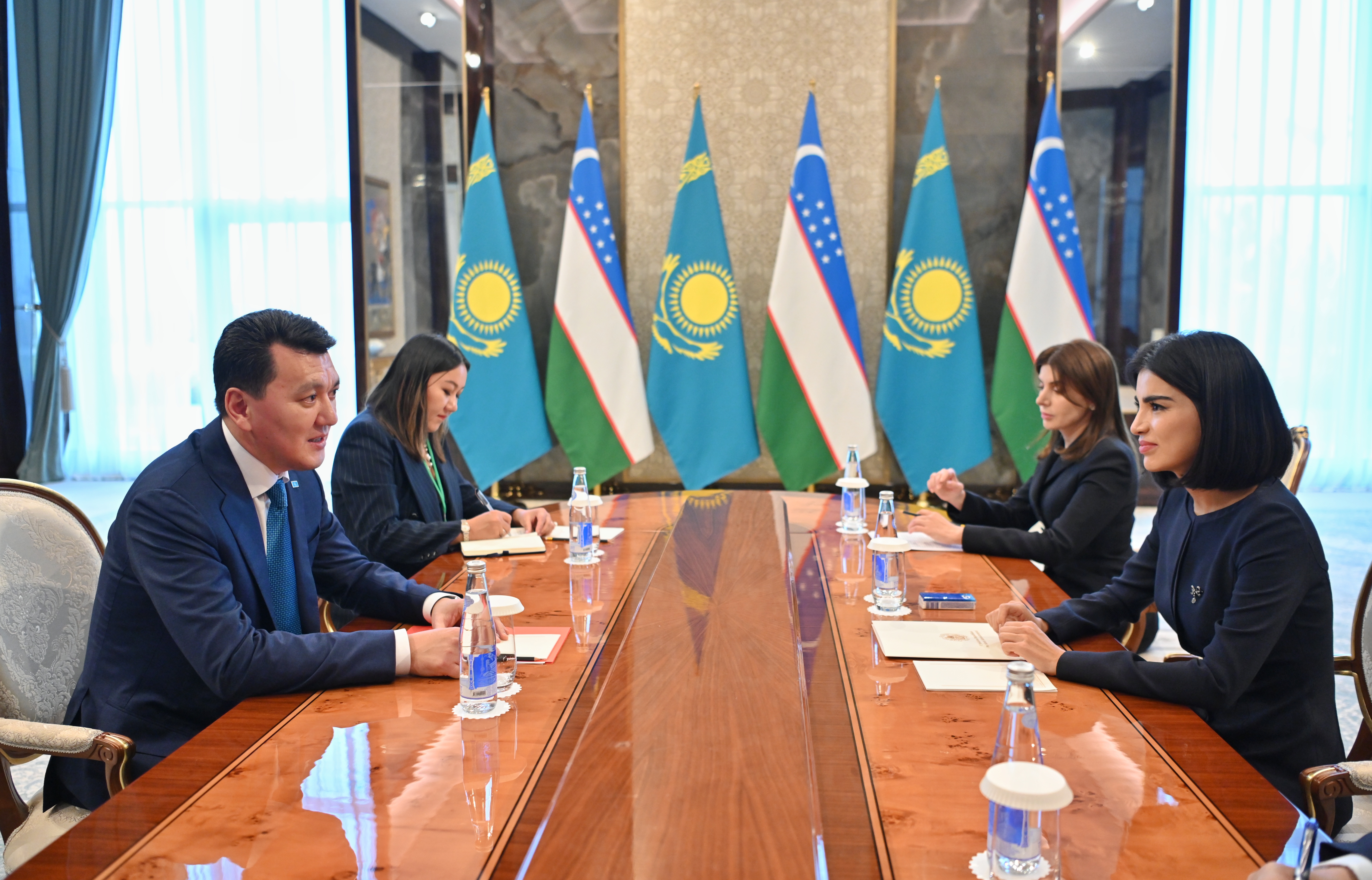 Ерлан Қарин ЮНЕСКО Бас конференциясының сессиясы аясында бірқатар кездесу өткізді