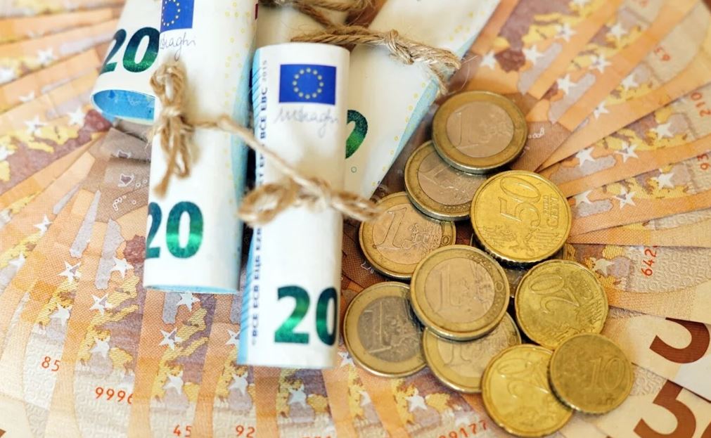 Бүгін 1 долларды қанша теңгеге сатып алуға болады?