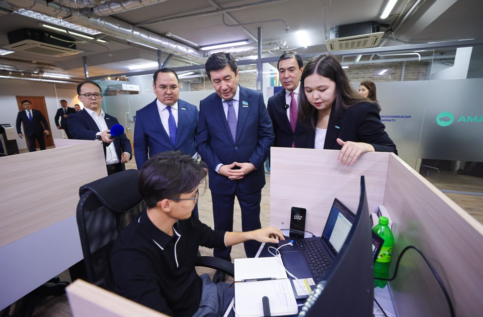 Күніне мыңдаған адамға көмектесетін кешен