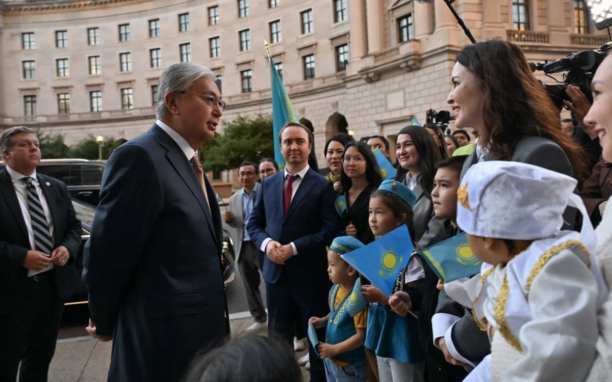 Президент Қасым-Жомарт Тоқаевты АҚШ-та оқитын қазақ студенттері қарсы алды