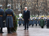 Мемлекет басшысы «Белгісіз жауынгер бейіті» ескерткіш мемориалына гүл шоғын қойды