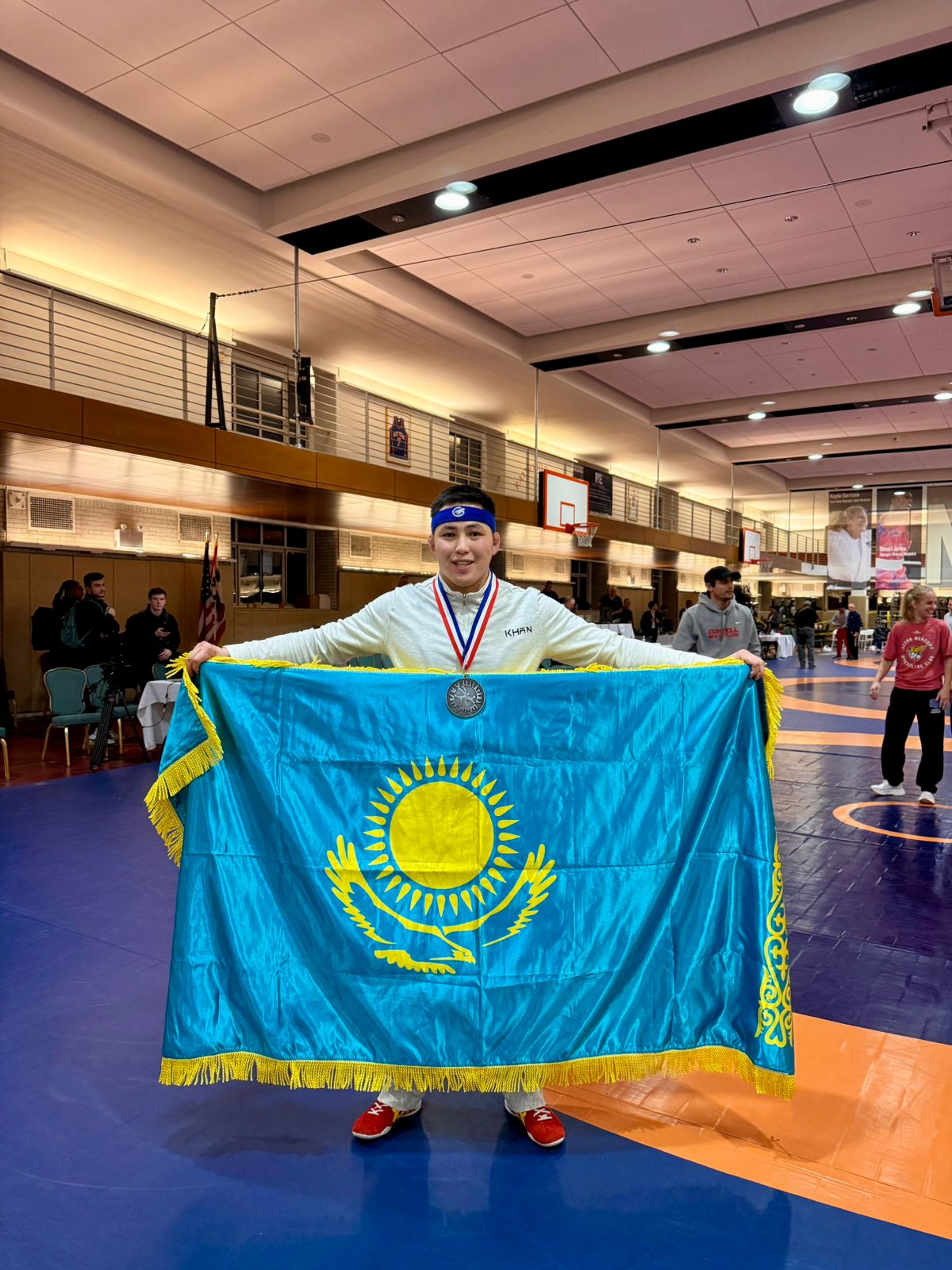 Күміс медаль иеленді