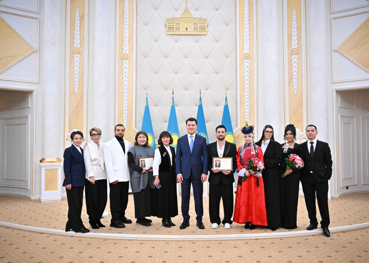 Ел басшысы атынан марапаттады