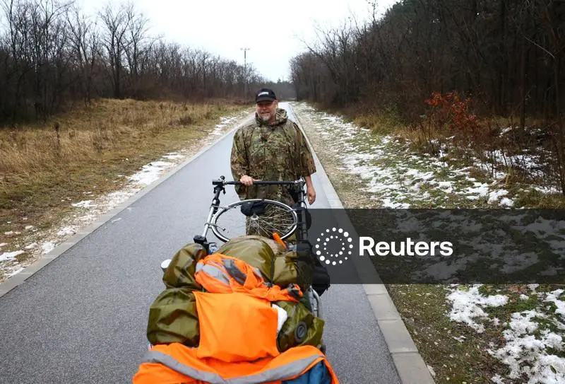 1998 жылы жер бетін аралауға аттанған жиһанкез үйіне оралуға жақын