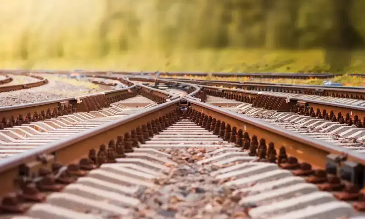 Жетісу облысында ер адамды жүк пойызы қағып кетті