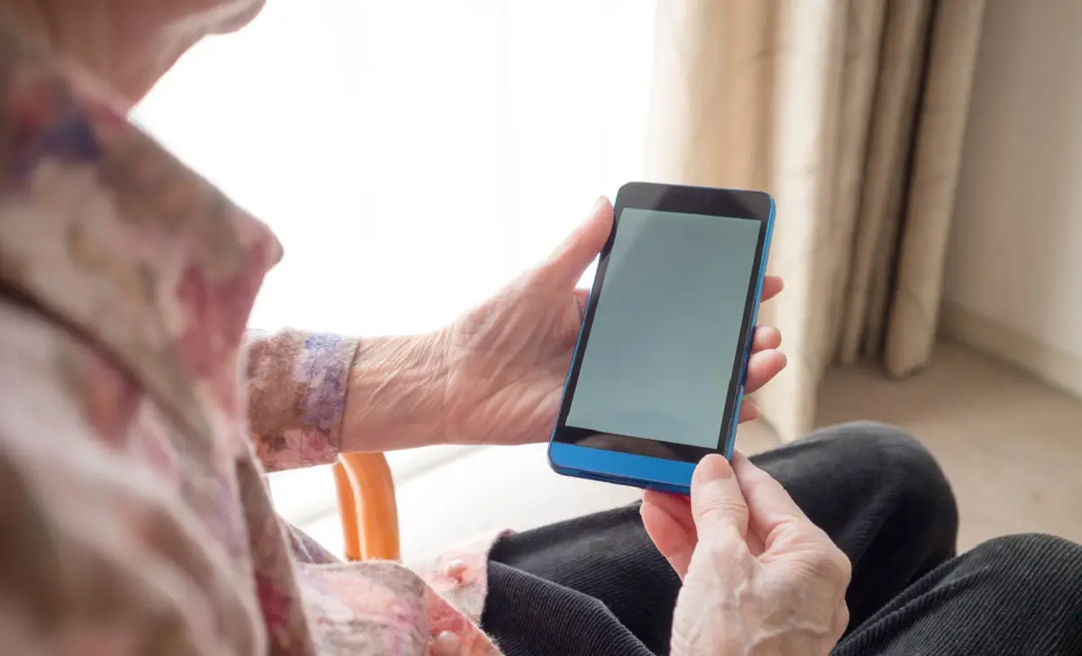 «24 млн теңге»: Павлодарда полиция зейнеткерді алаяқтардан құтқарып қалды