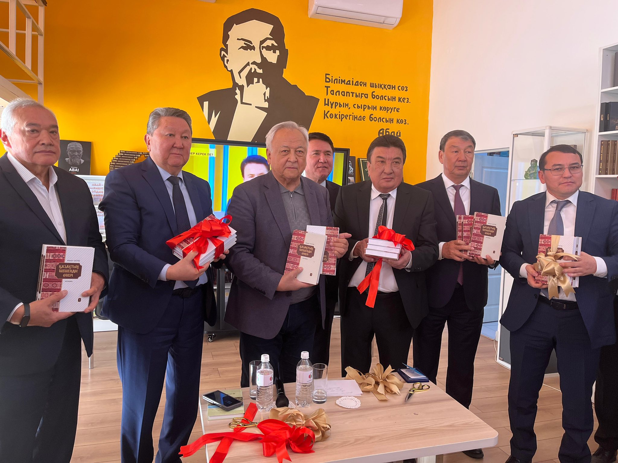 «Қазақтың шешендік өнері» кітабының тұсауы кесілді