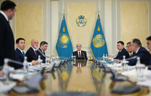 Президент қордаланған мәселелерді кейінге қалдырған Көлік министрлігін сынға алды