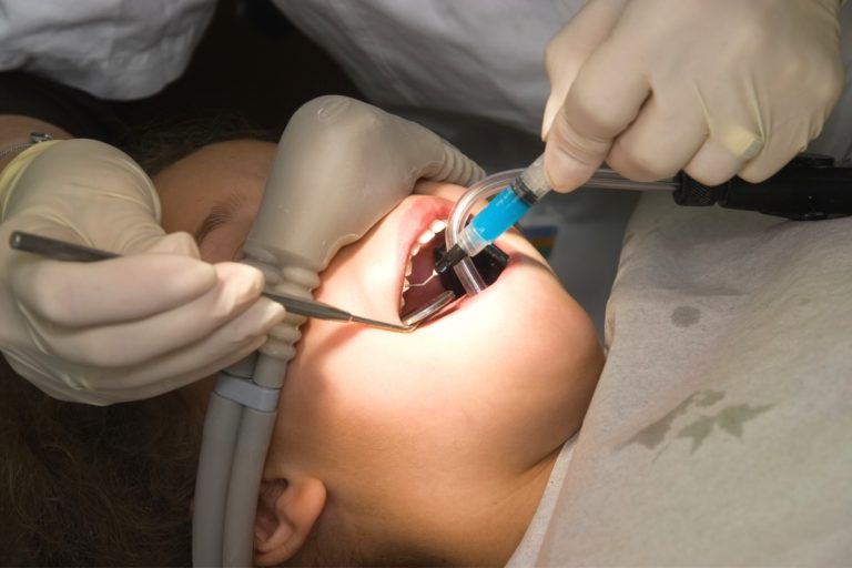 Ақмарал Әлназарова стоматологиялық клиникадағы баланың өліміне қатысты пікір білдірді