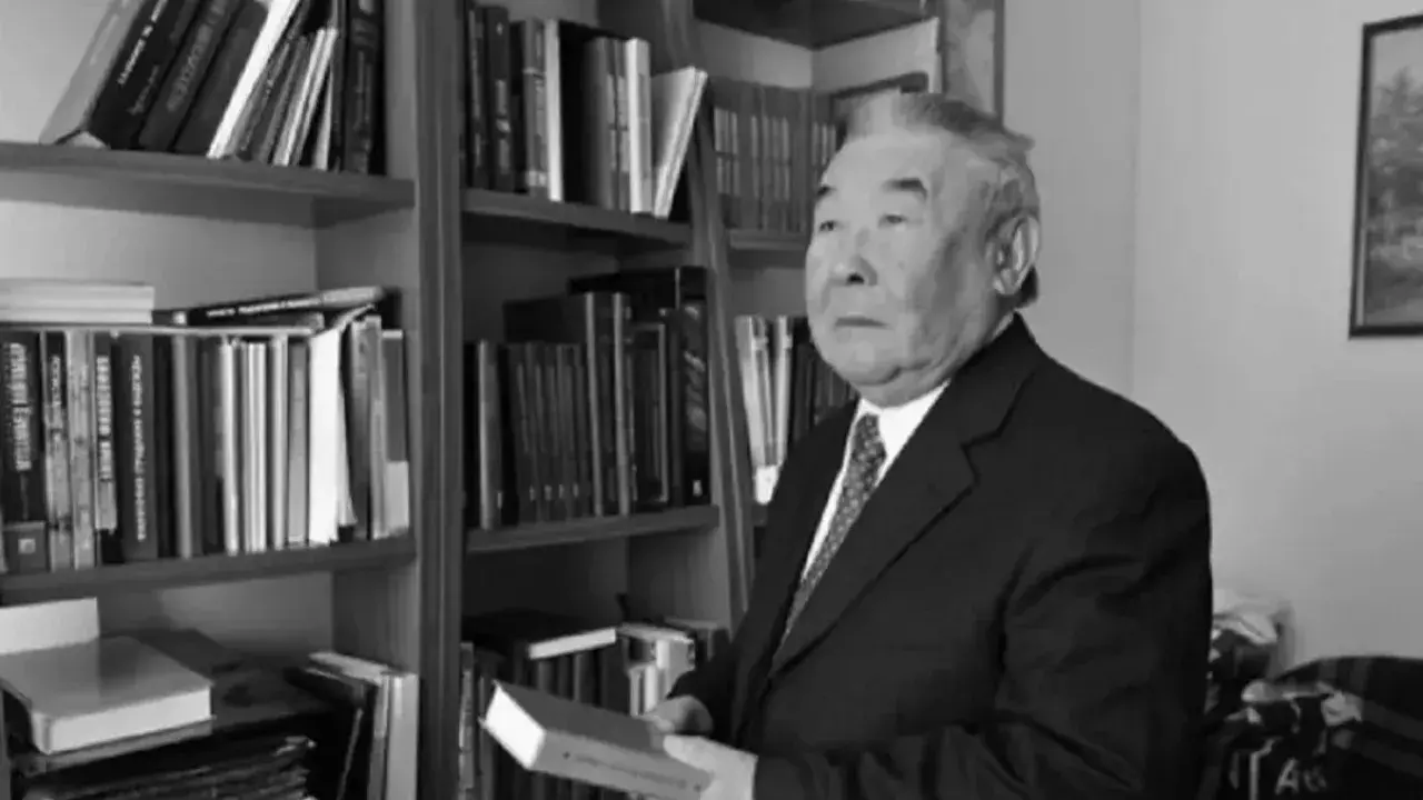 Болмысы биік тұлға