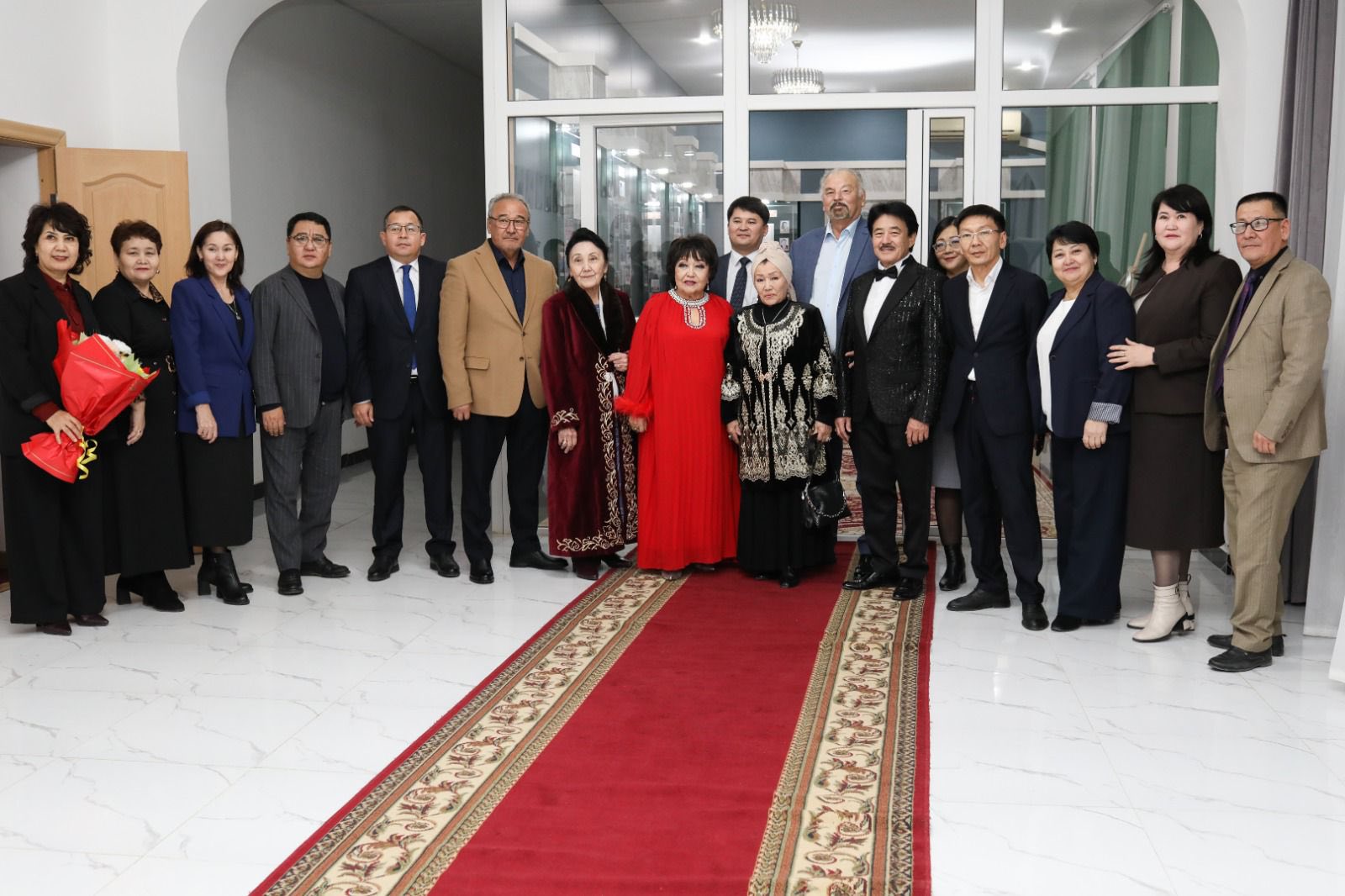 Өнер биігіндегі өмір