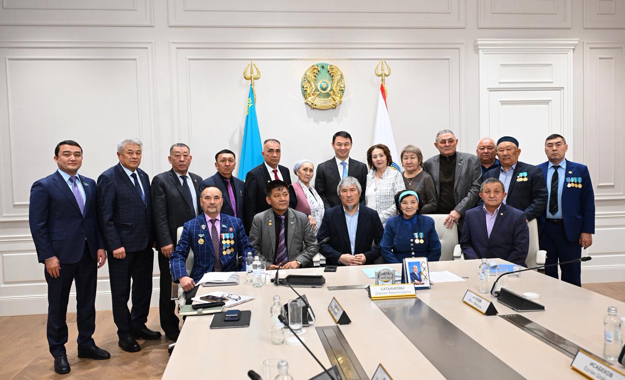 Алматы әкімі 1986 жылғы Желтоқсан оқиғасына қатысушылармен кездесті