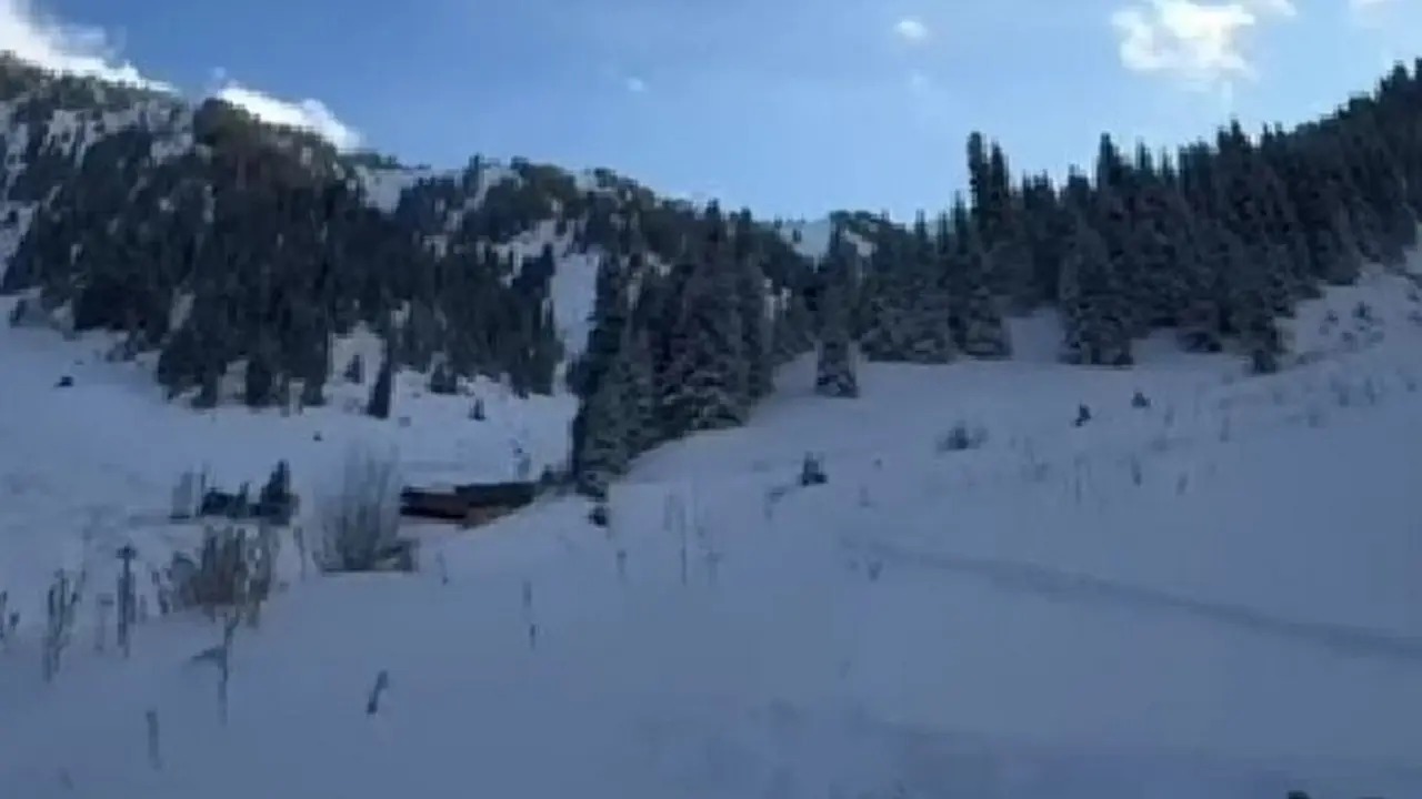 Алматы тауларында сноуборд тепкен қыздың мәйіті табылды