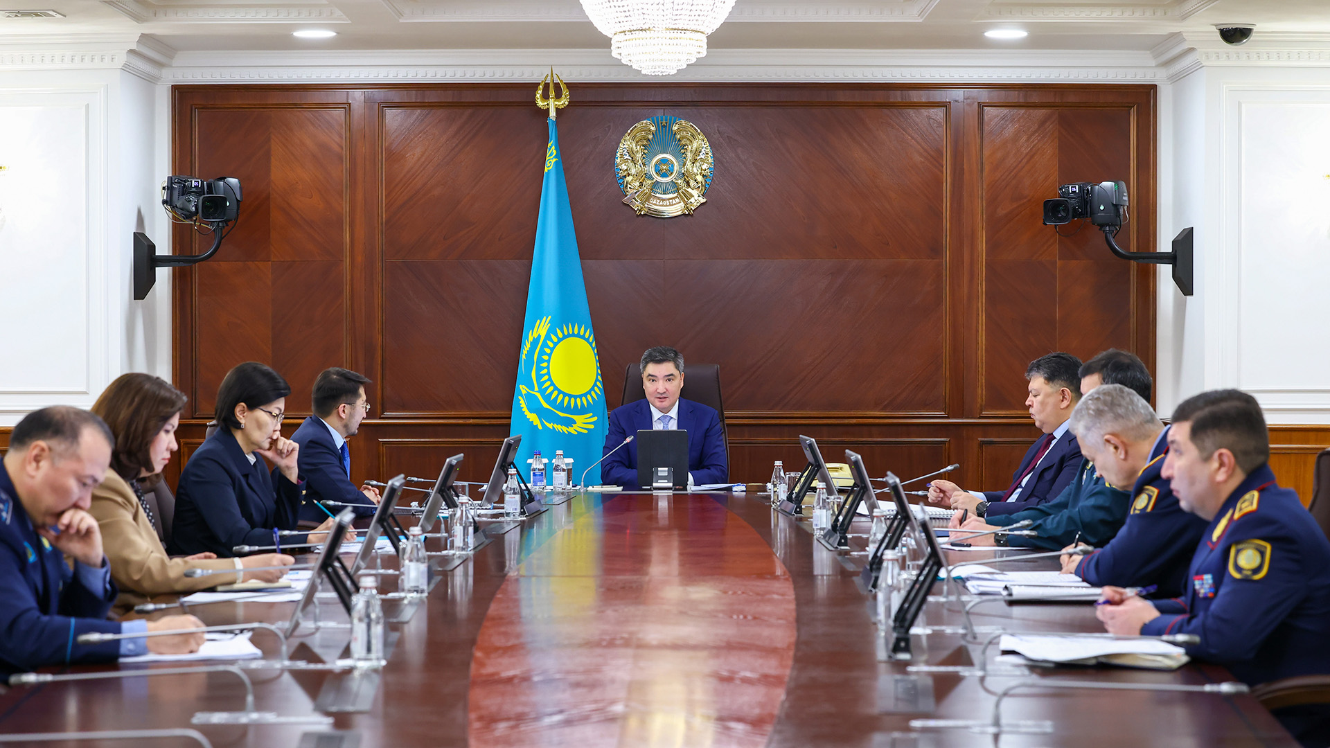 Қоғамдық тәртіп қатаң бақылауда