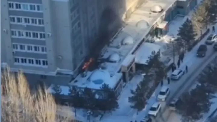 Астанада «Дипломат» тұрғын үй кешенінің жанында мейрамхана өртенді