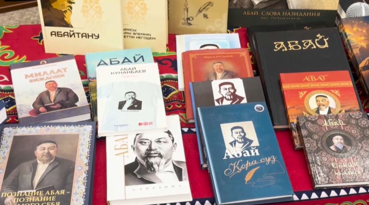 Қазақ қаламгерлерінің кітаптары жарық көрді
