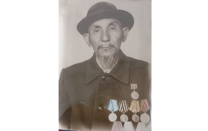 Қос майданның қаһарманы