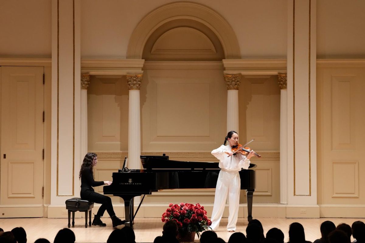 АҚШ сахнасында өнер көрсетті