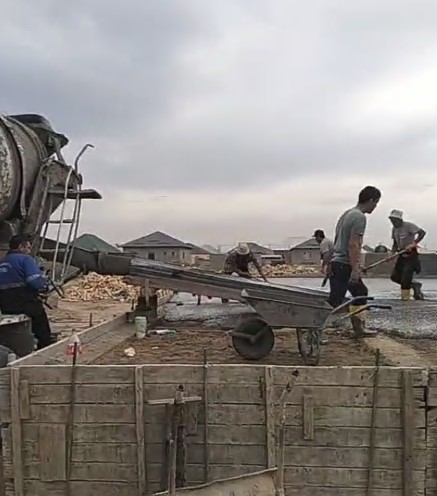 Қайырымды азаматтардың демеуі