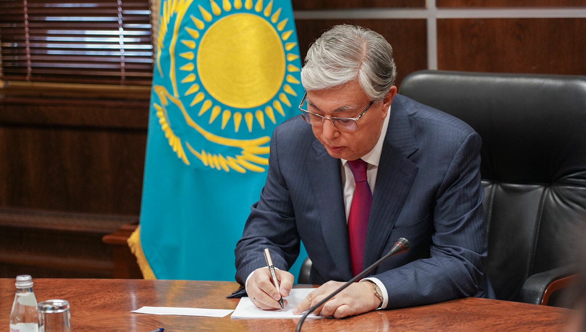 Президент бірнеше маңызды кодекс пен заңға қол қойды