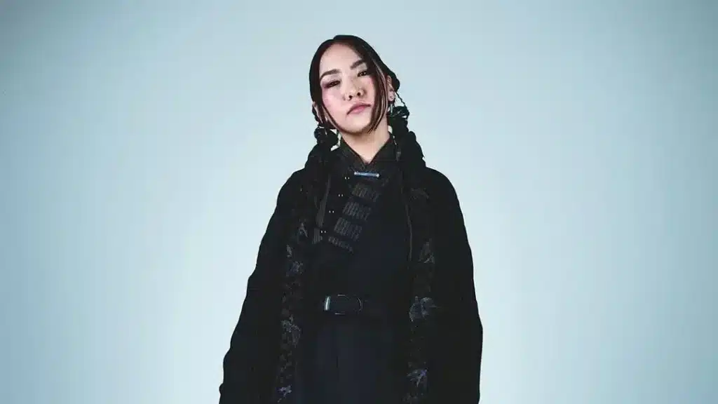 Yenlik Colors ән жобасына қатысатын алғашқы қазақстандық әнші болды